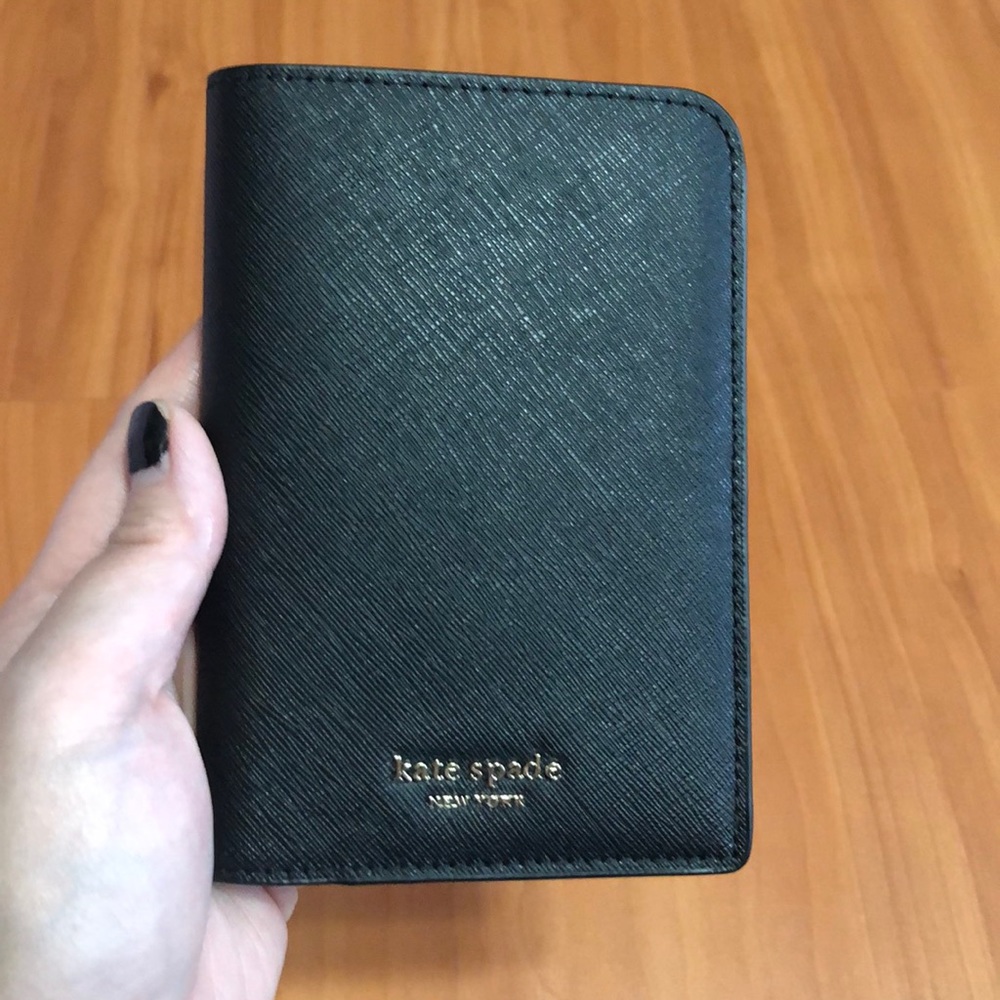 Kate Spade Passport Holder - Picture 1 of 3